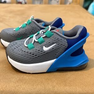 Nike Unisex-Child Air Max 270 Go Euc